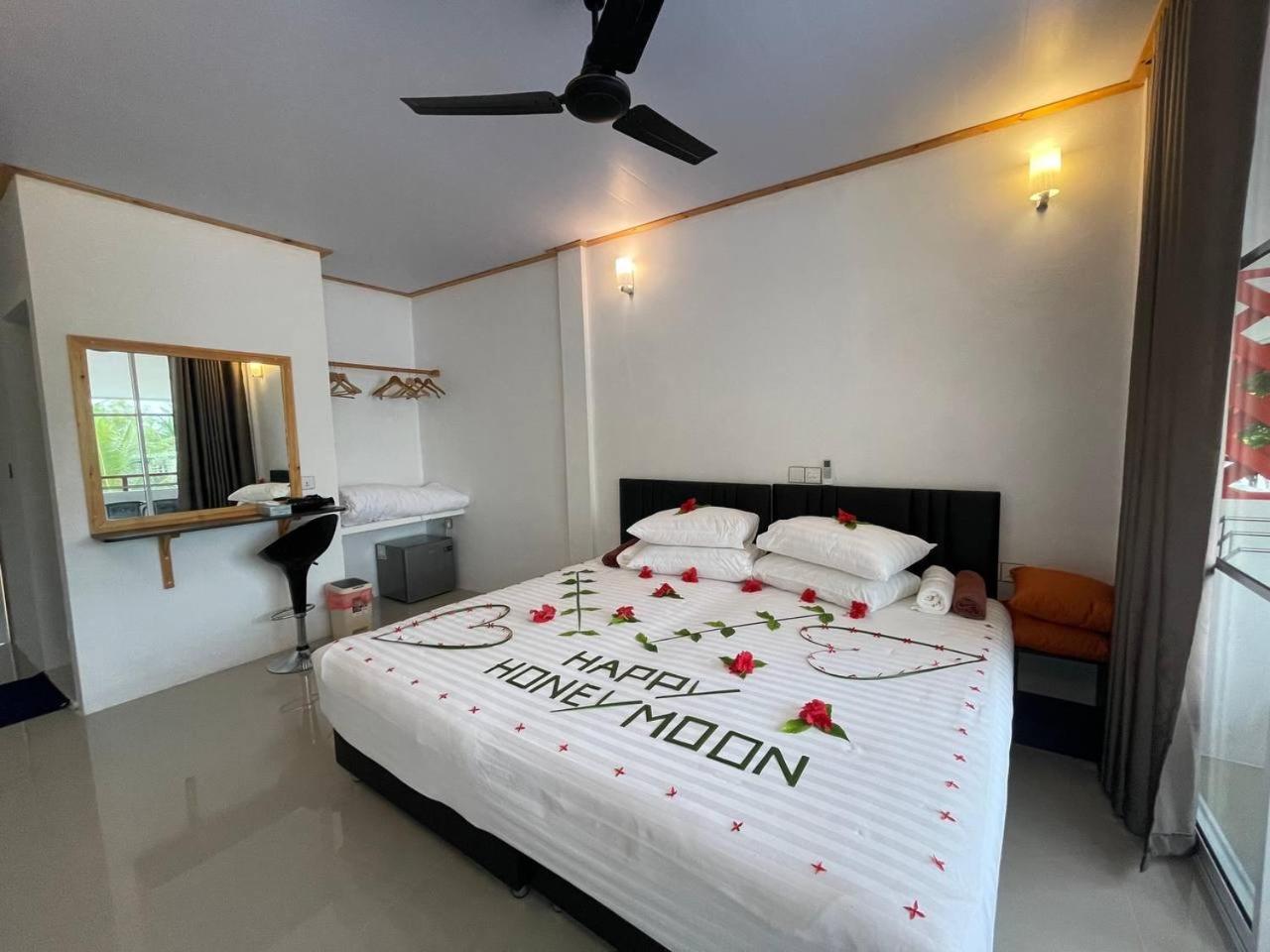 Dacha Thoddoo White Sand Esterno foto